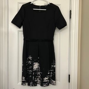 Elie Tahari Knee Length size 8 dress